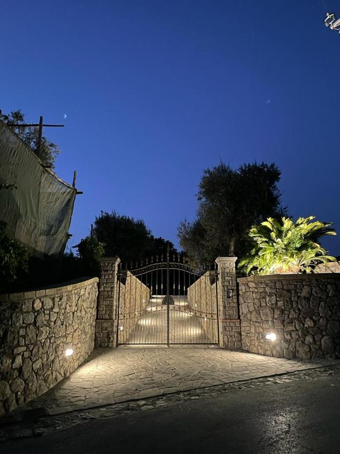 Liparulo Holiday House มัสซาลูเบรนเซ ภายนอก รูปภาพ