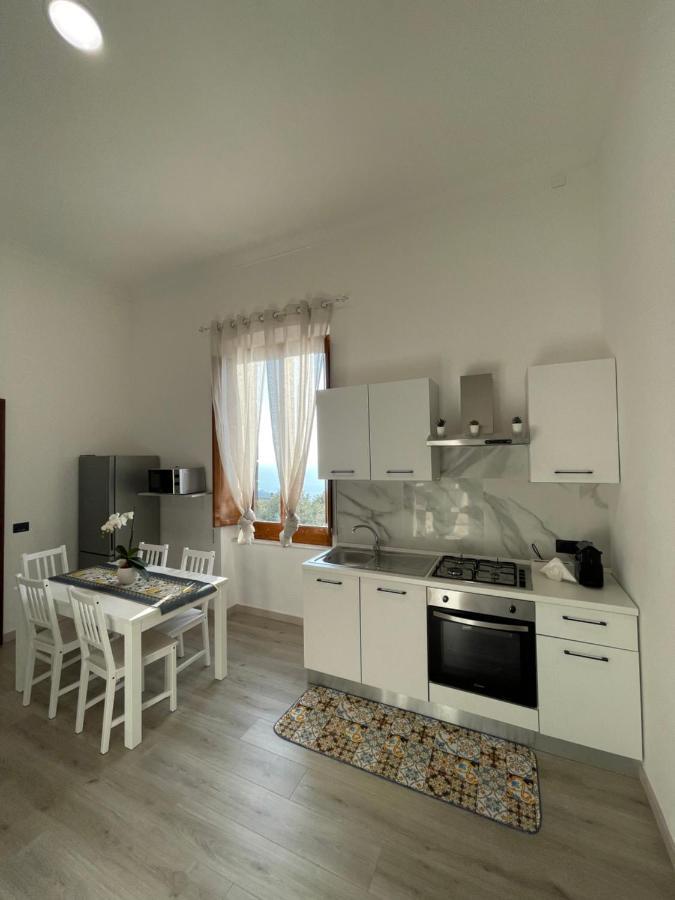 Liparulo Holiday House มัสซาลูเบรนเซ ภายนอก รูปภาพ