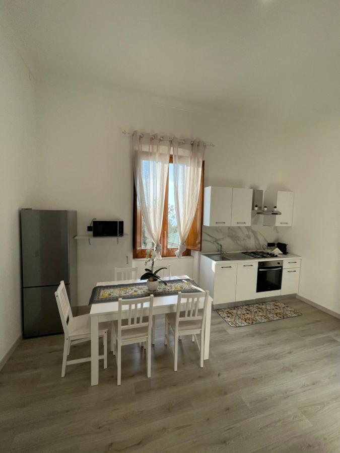 Liparulo Holiday House มัสซาลูเบรนเซ ภายนอก รูปภาพ