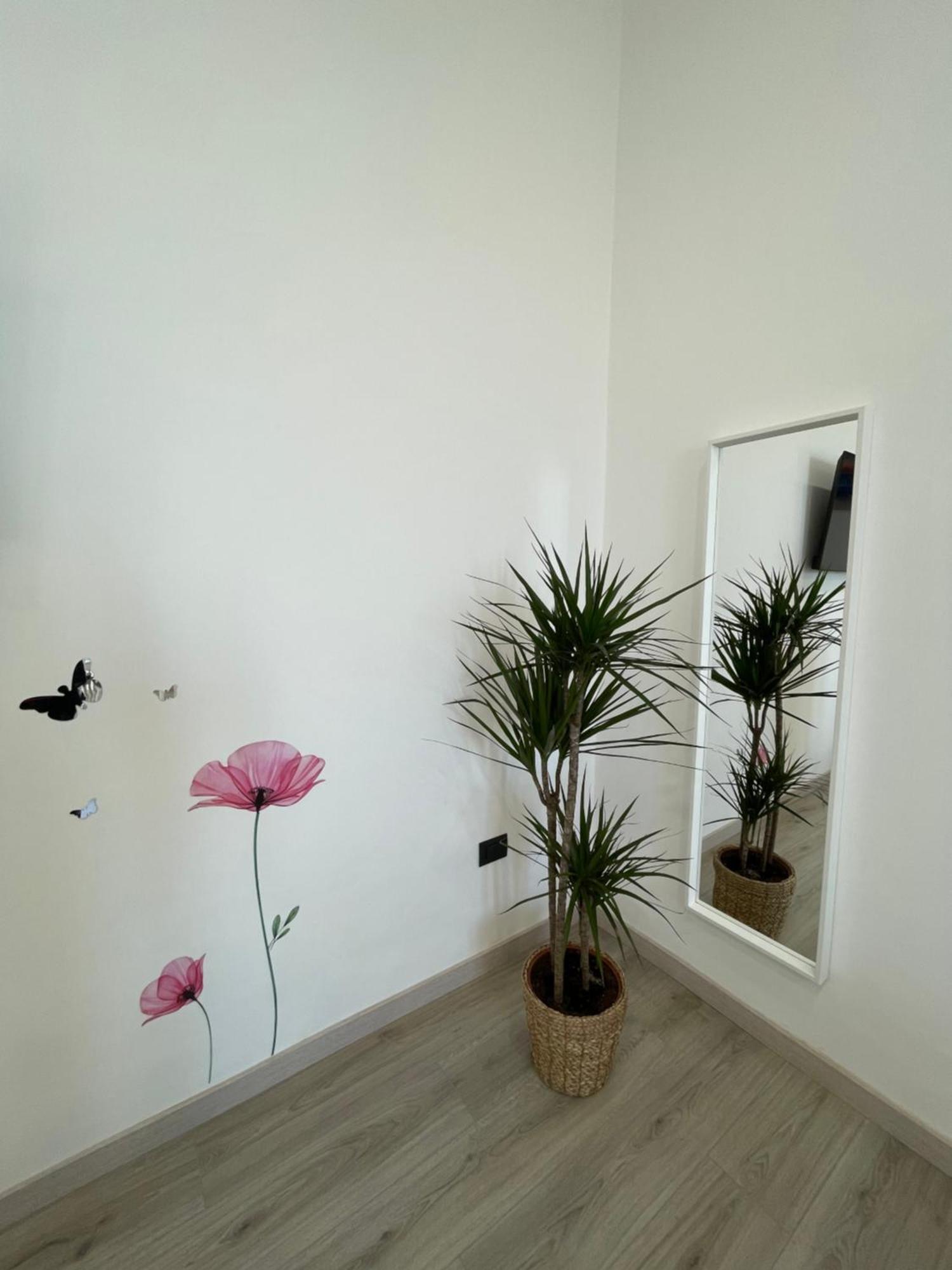Liparulo Holiday House มัสซาลูเบรนเซ ภายนอก รูปภาพ
