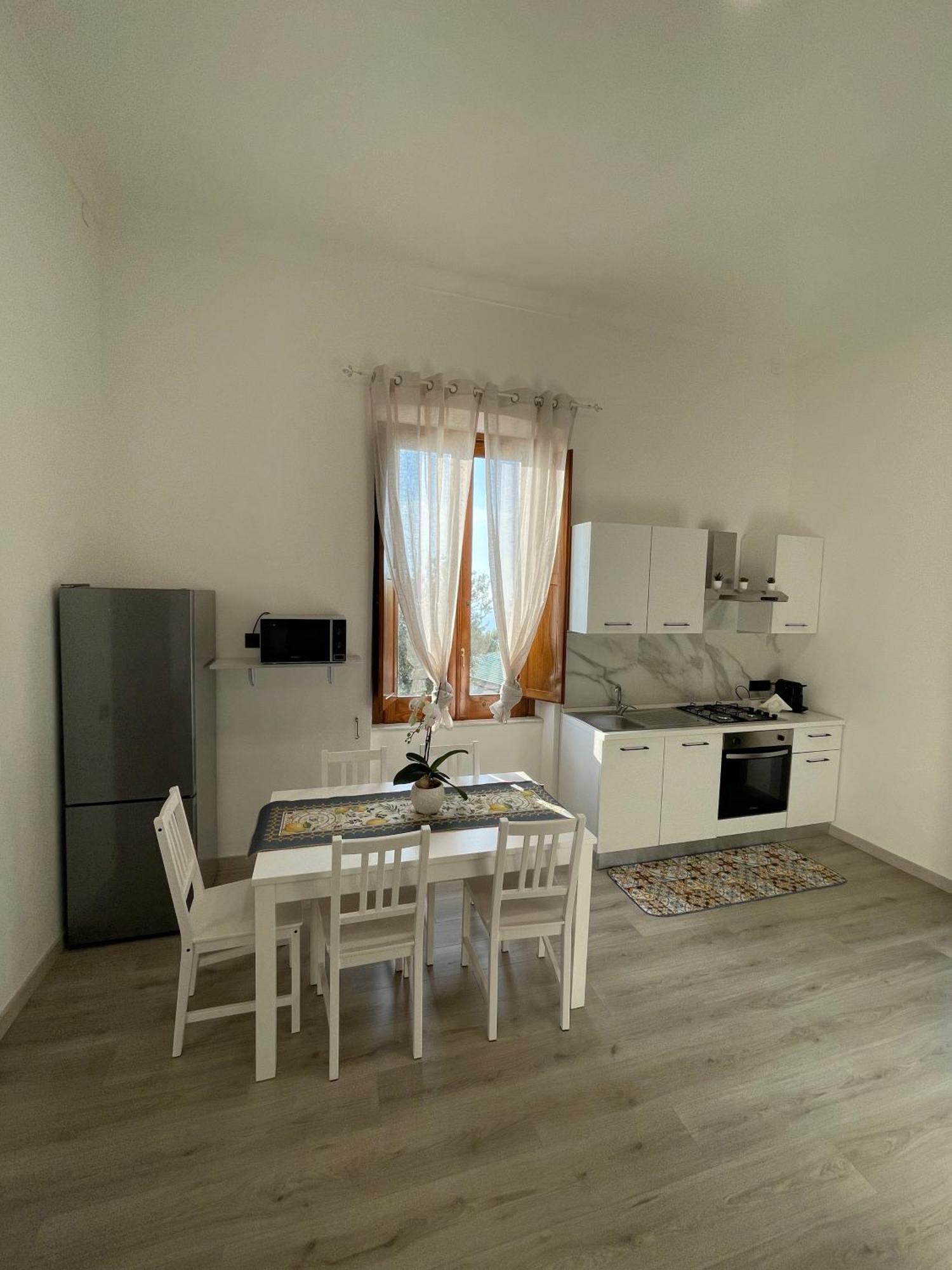 Liparulo Holiday House มัสซาลูเบรนเซ ภายนอก รูปภาพ